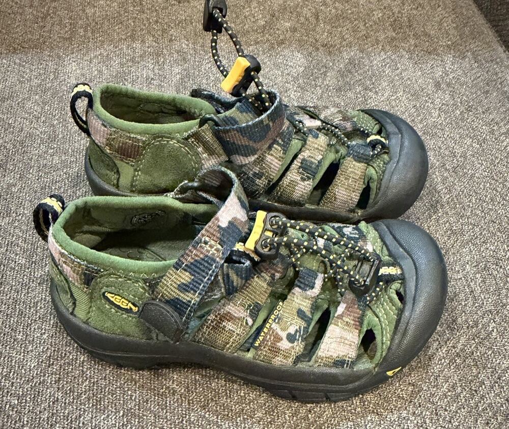 Keen Newport Size 10 Camo Little Boys H2 Sport Hiking Sandals